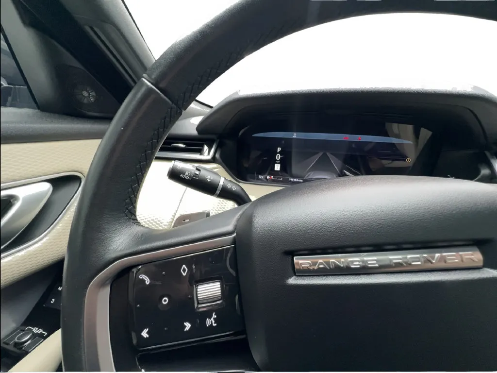 Land Rover Range Rover Velar photo 41
