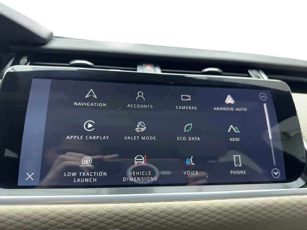 Land Rover Range Rover Velar photo 48