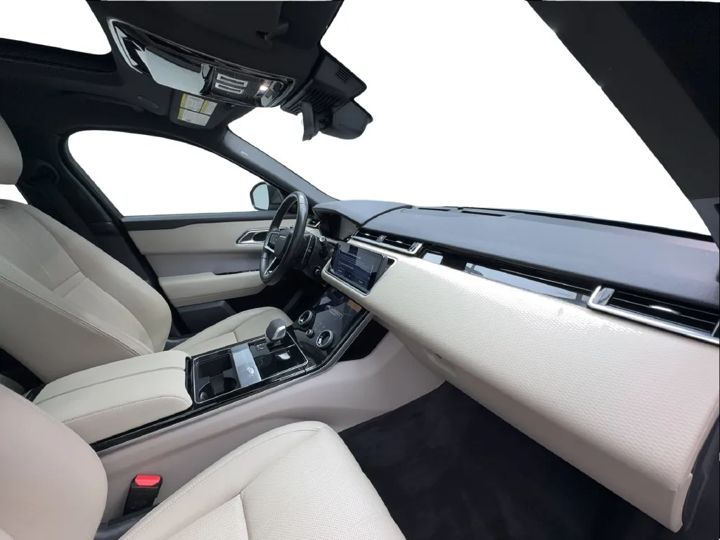 Land Rover Range Rover Velar photo 34