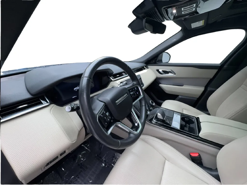 Land Rover Range Rover Velar photo 22