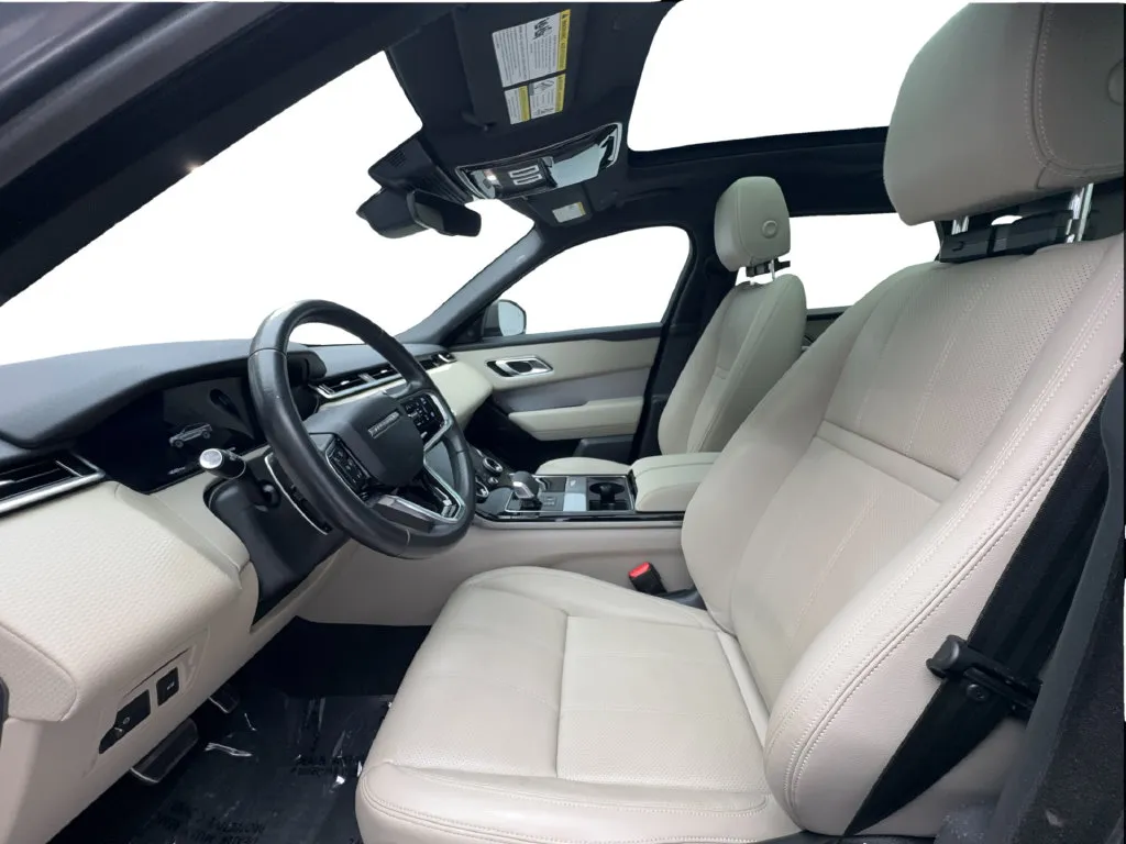 Land Rover Range Rover Velar photo 21