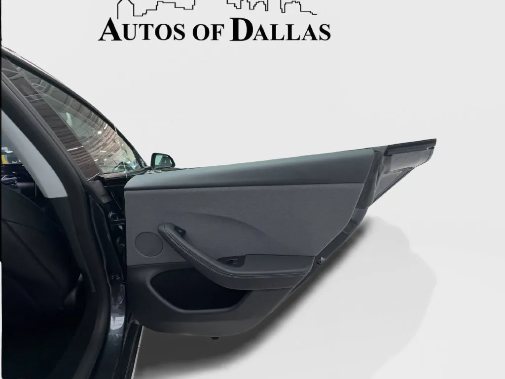 Tesla Model 3 photo 29