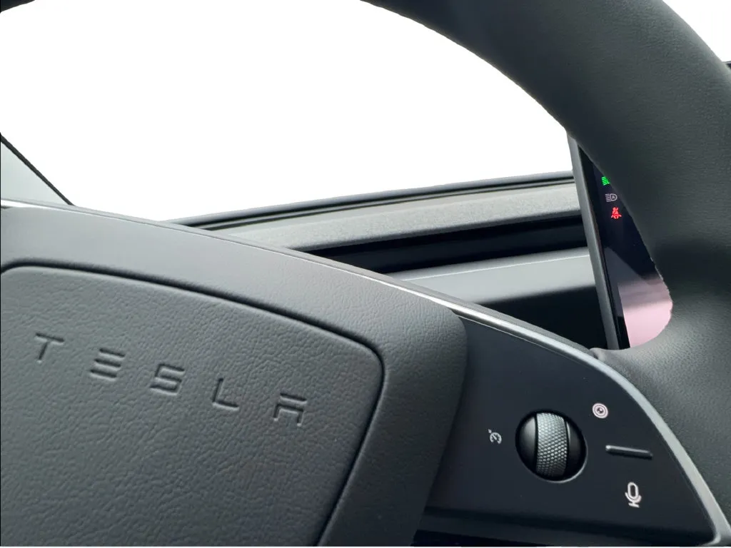 Tesla Model 3 photo 42