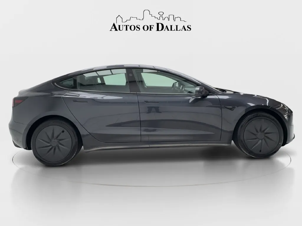 Tesla Model 3 photo 11