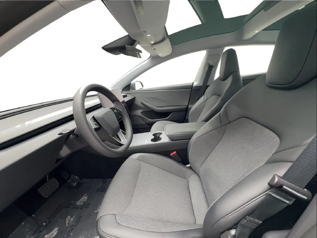 Tesla Model 3 photo 20