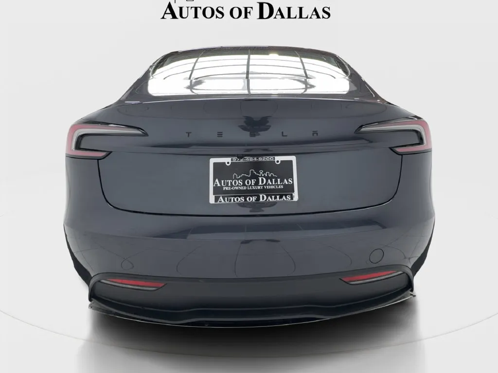 Tesla Model 3 photo 7