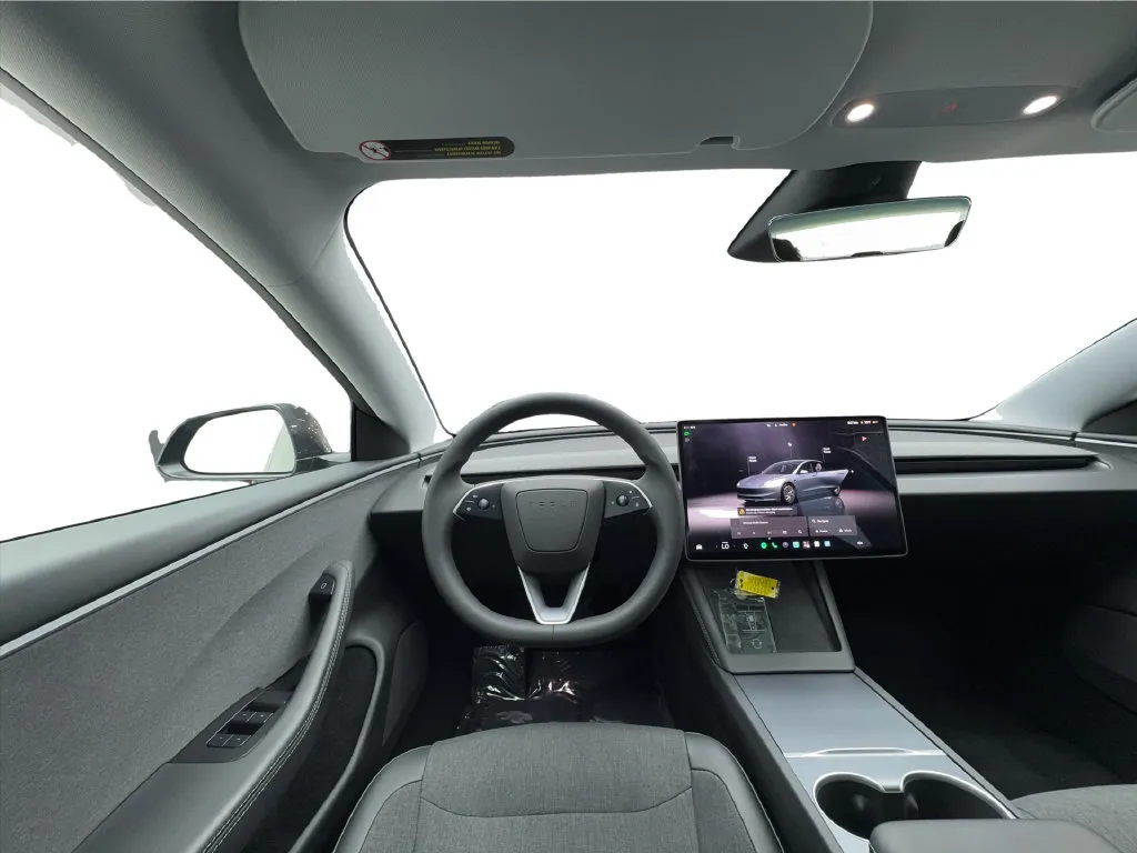 Tesla Model 3 photo 14