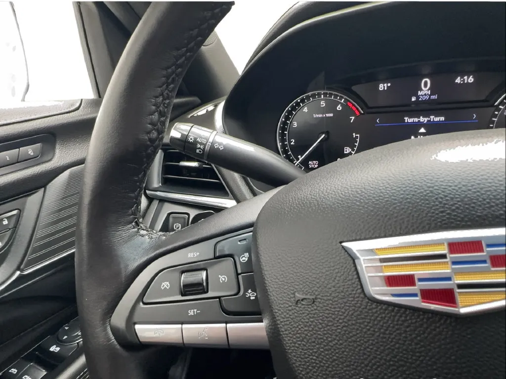Cadillac CT4 photo 40