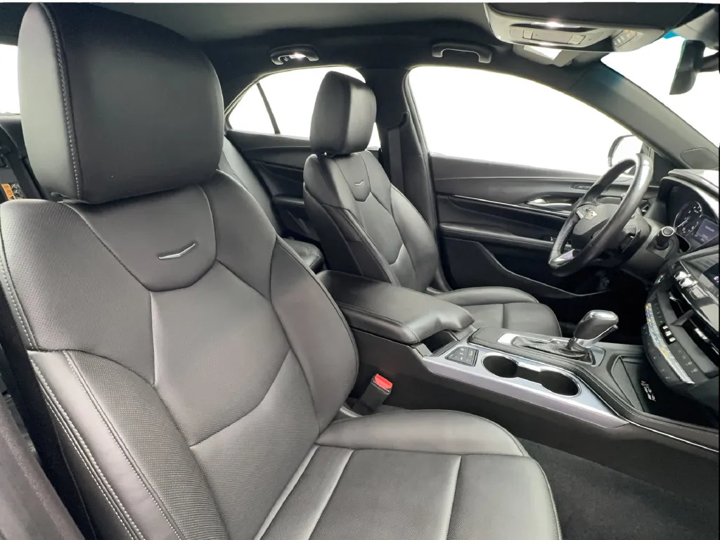 Cadillac CT4 photo 30