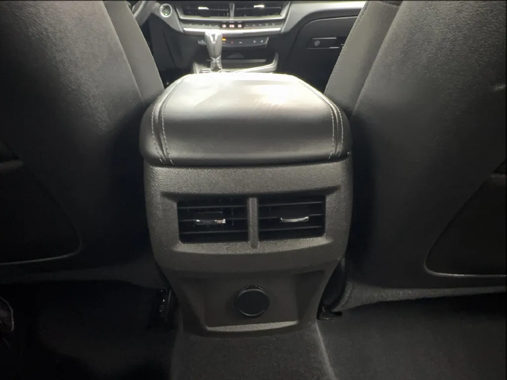 Cadillac CT4 photo 36