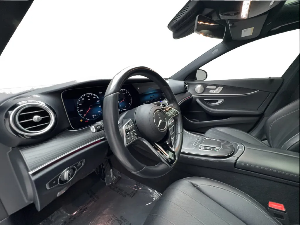 Mercedes-Benz E-Class photo 23