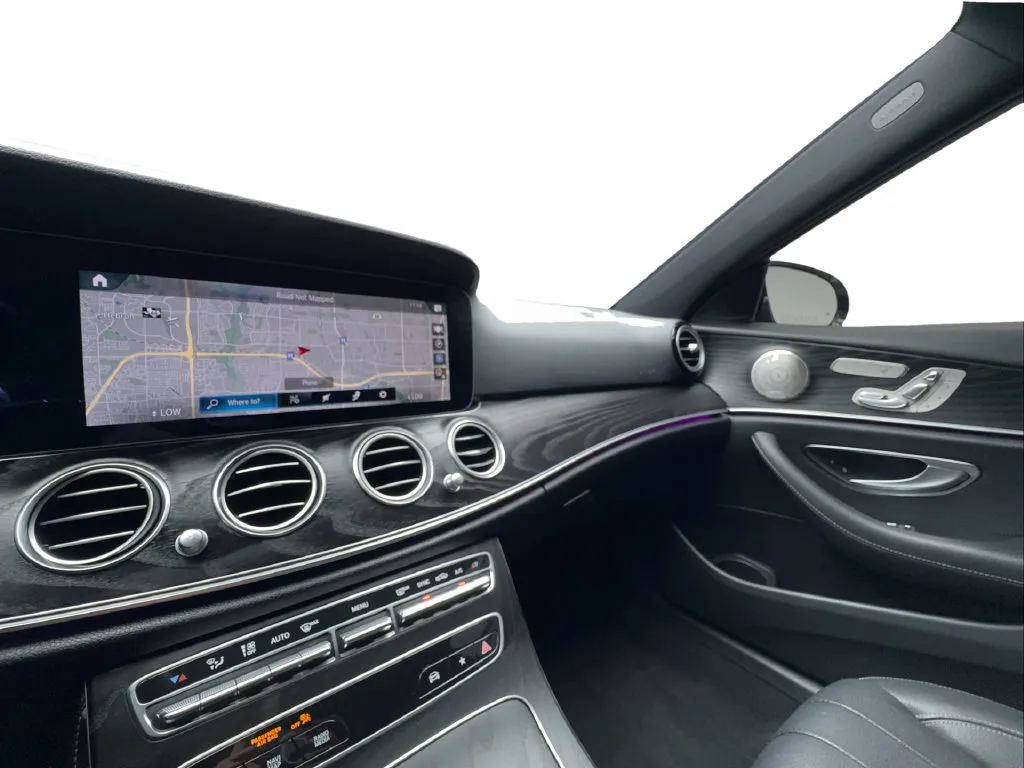 Mercedes-Benz E-Class photo 45