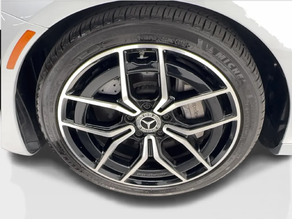 Mercedes-Benz E-Class photo 15