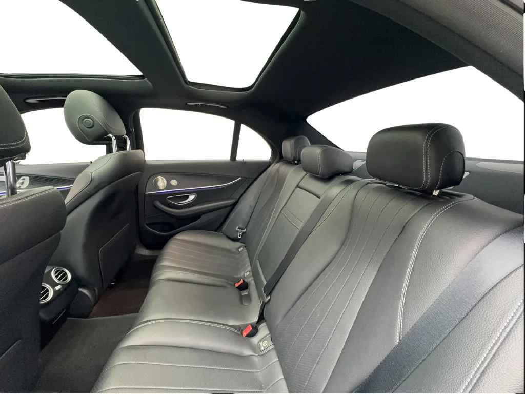 Mercedes-Benz E-Class photo 27