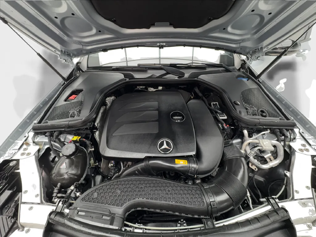Mercedes-Benz E-Class photo 20