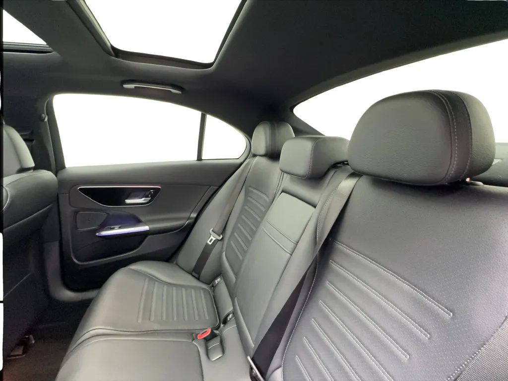 Mercedes-Benz C-Class photo 26
