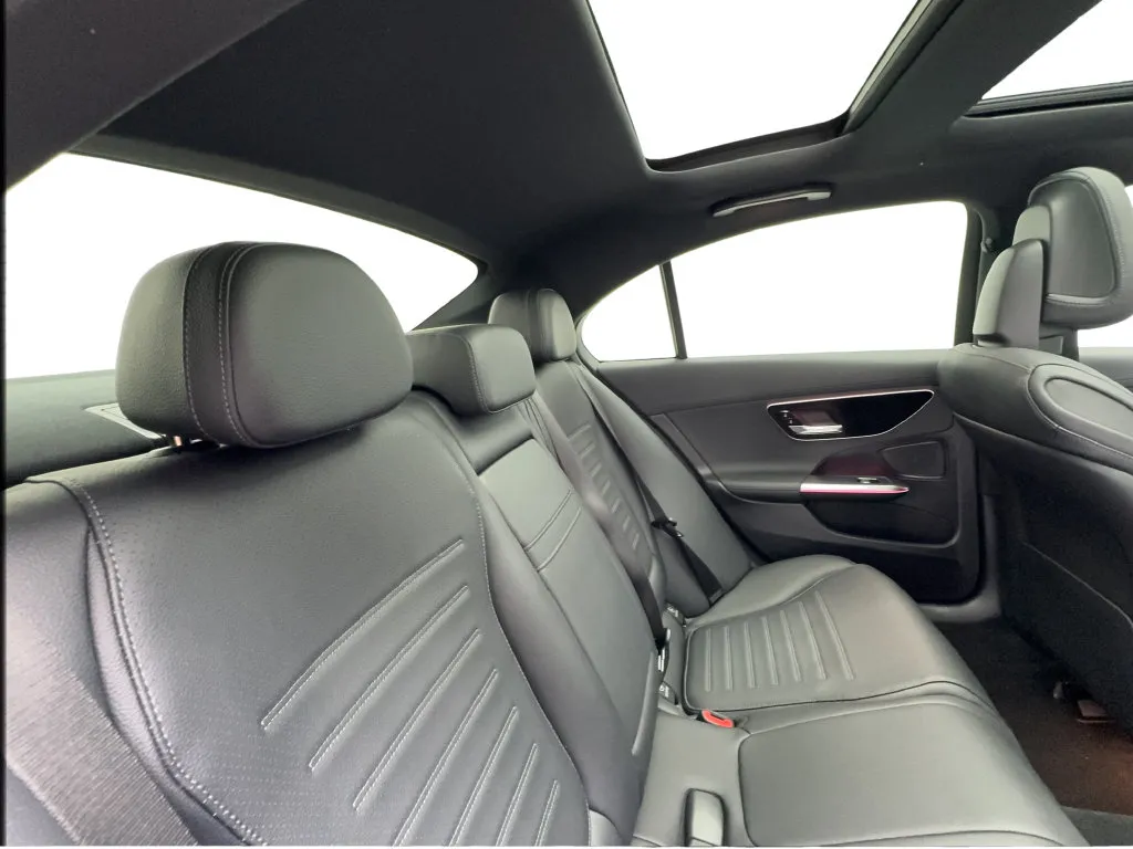 Mercedes-Benz C-Class photo 29