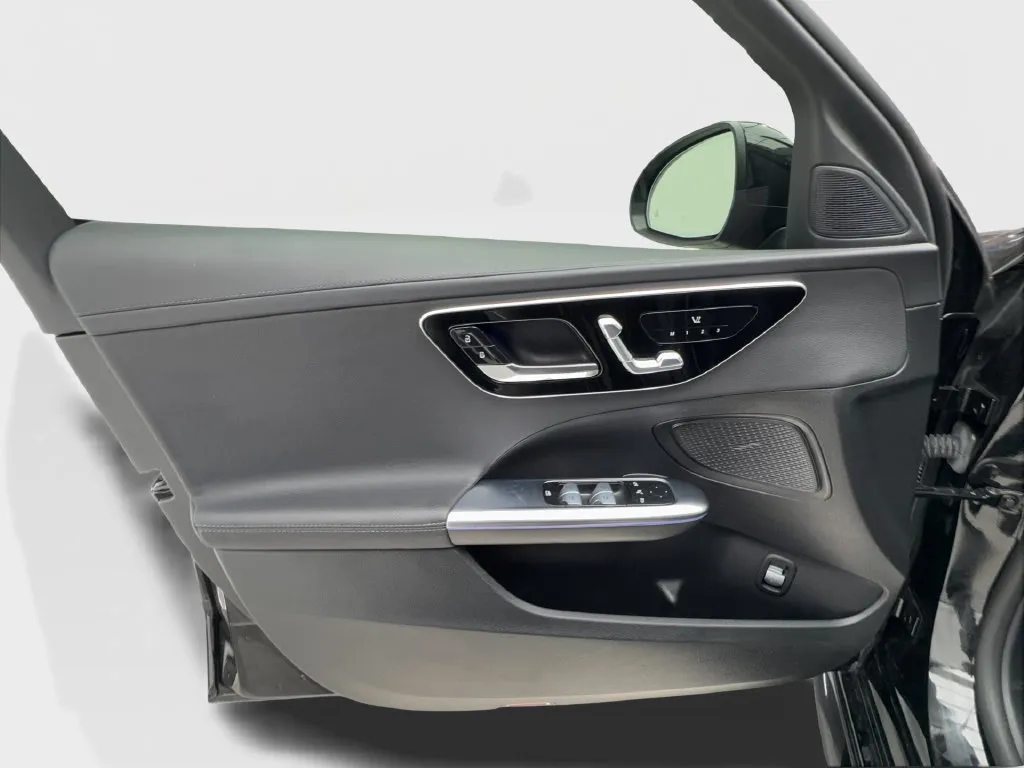 Mercedes-Benz C-Class photo 23