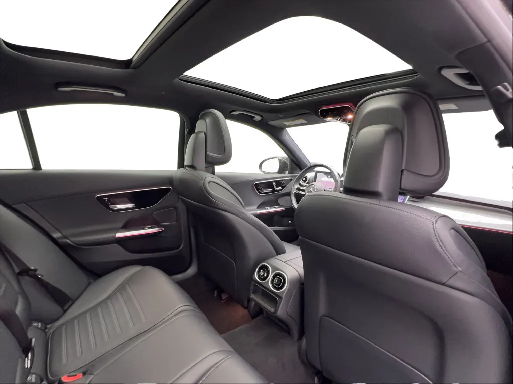 Mercedes-Benz C-Class photo 28