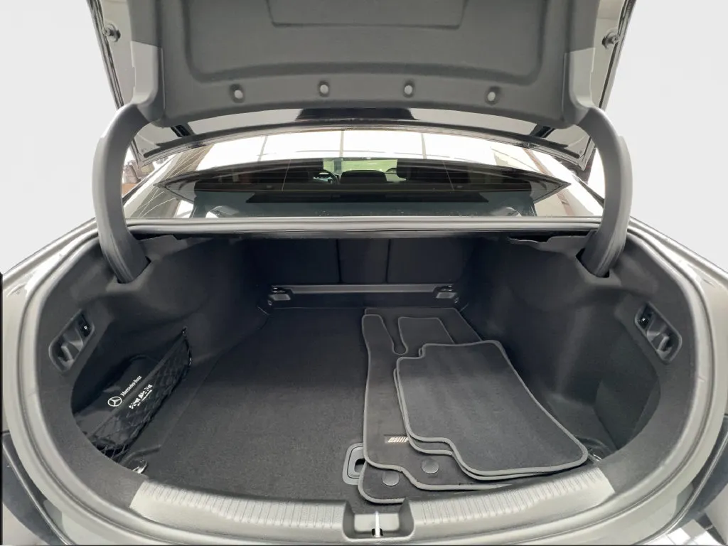 Mercedes-Benz C-Class photo 19