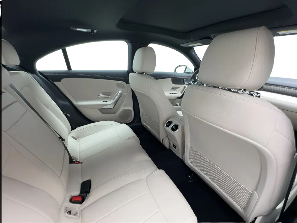 Mercedes-Benz CLA photo 29