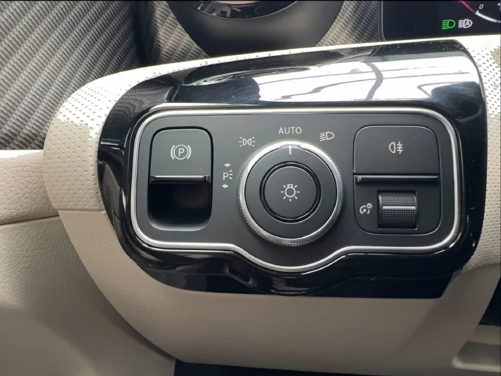 Mercedes-Benz CLA photo 42