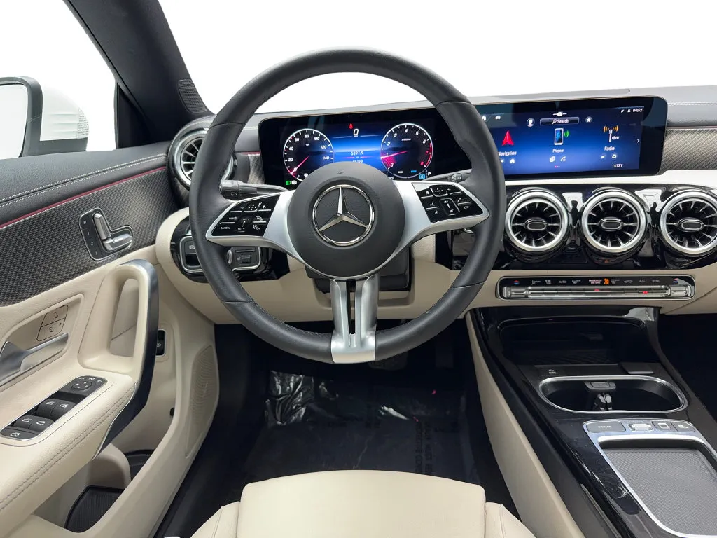 Mercedes-Benz CLA photo 36