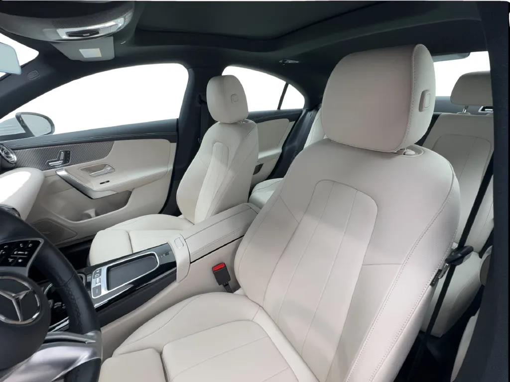 Mercedes-Benz CLA photo 20