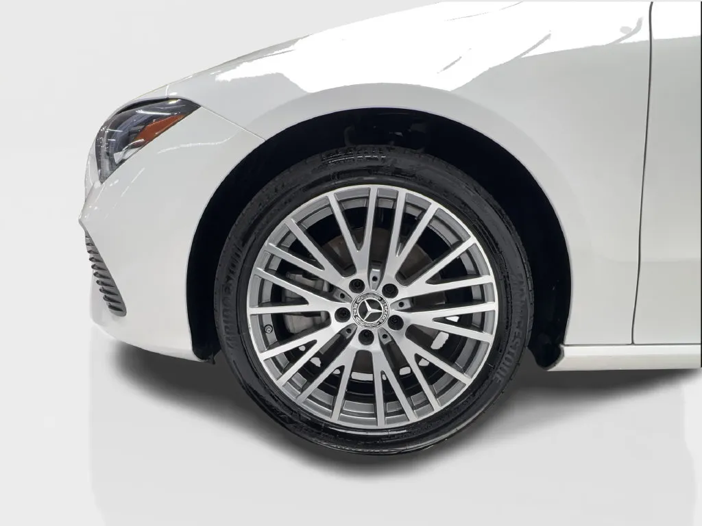 Mercedes-Benz CLA photo 12