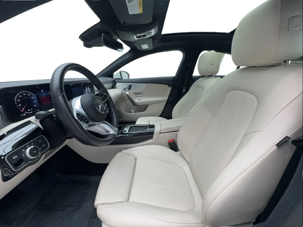 Mercedes-Benz CLA photo 26