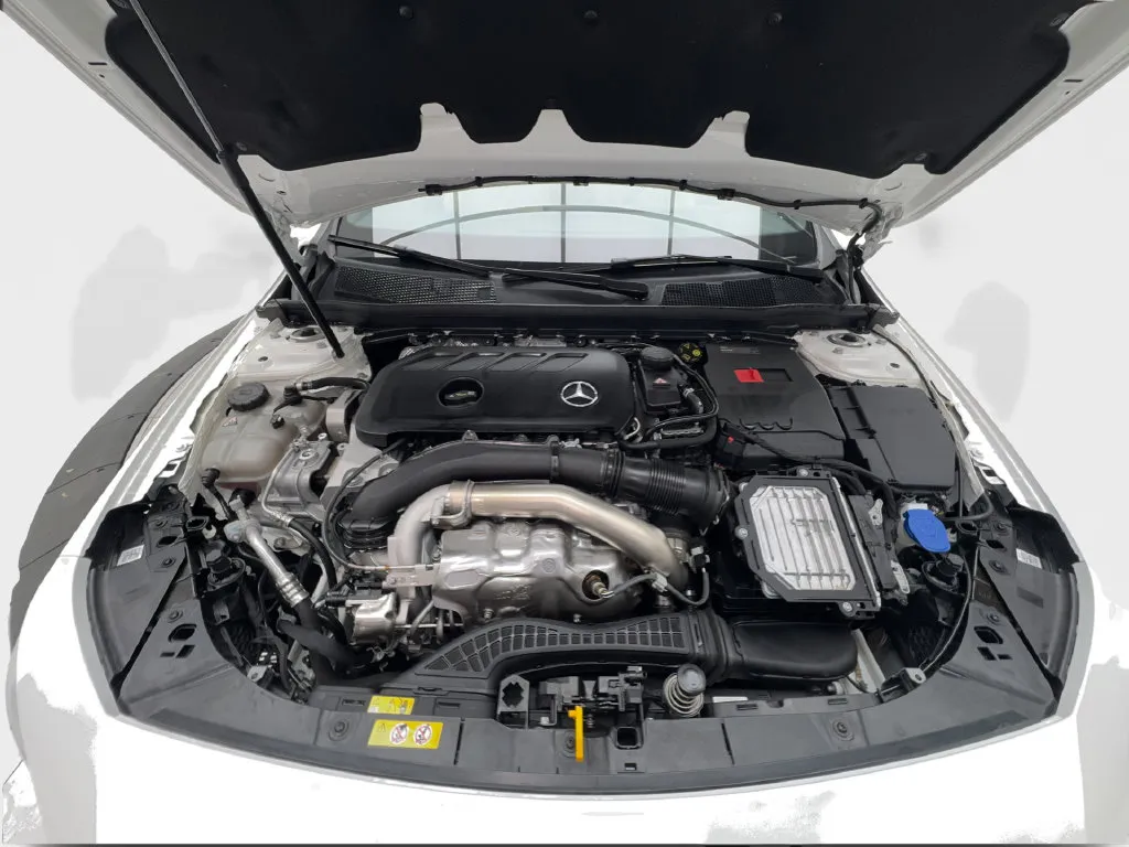 Mercedes-Benz CLA photo 19