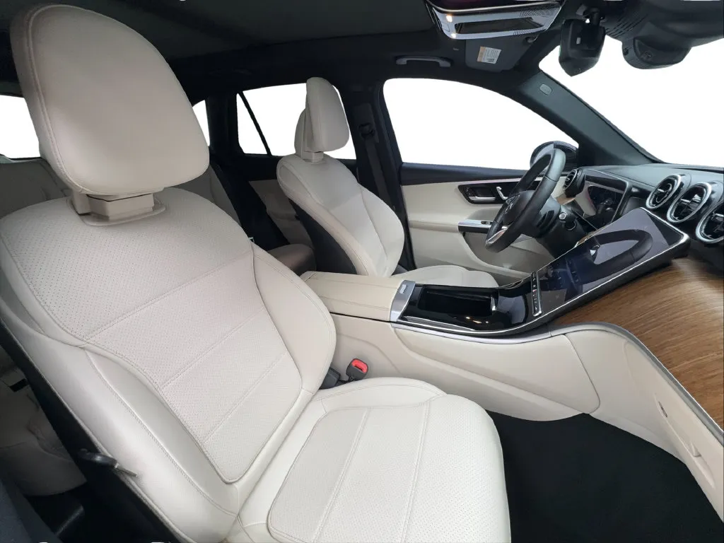 Mercedes-Benz GLC photo 32
