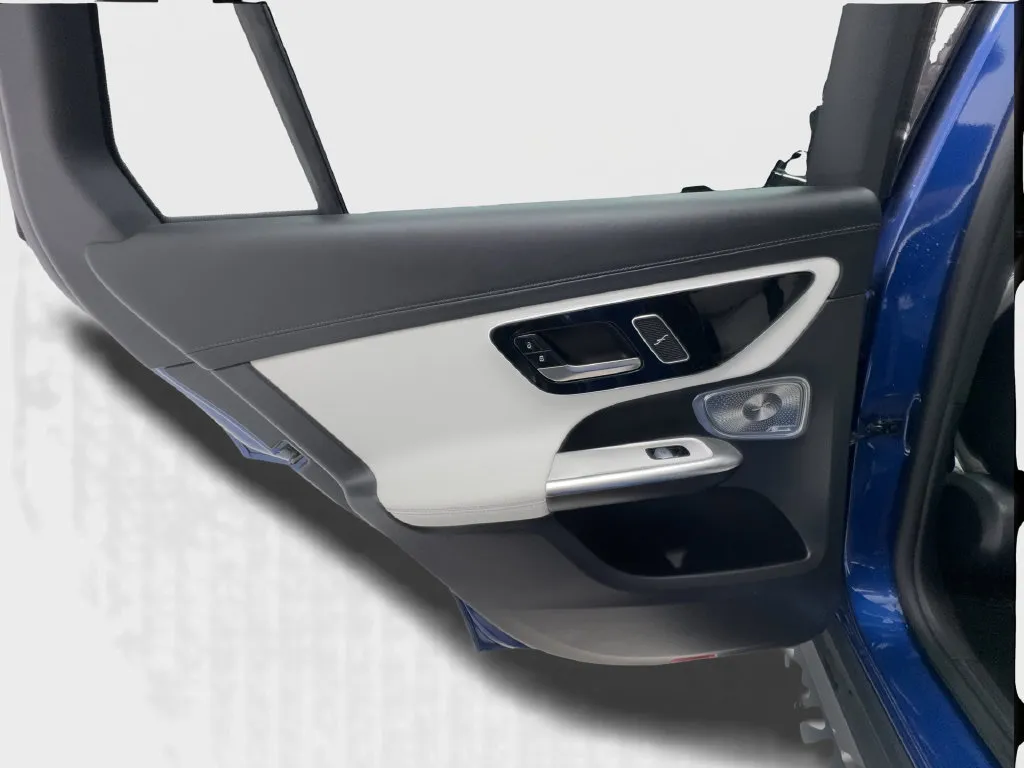Mercedes-Benz GLC photo 39