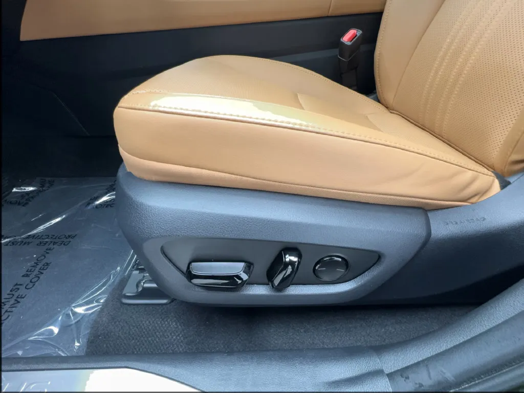 Lexus NX photo 25