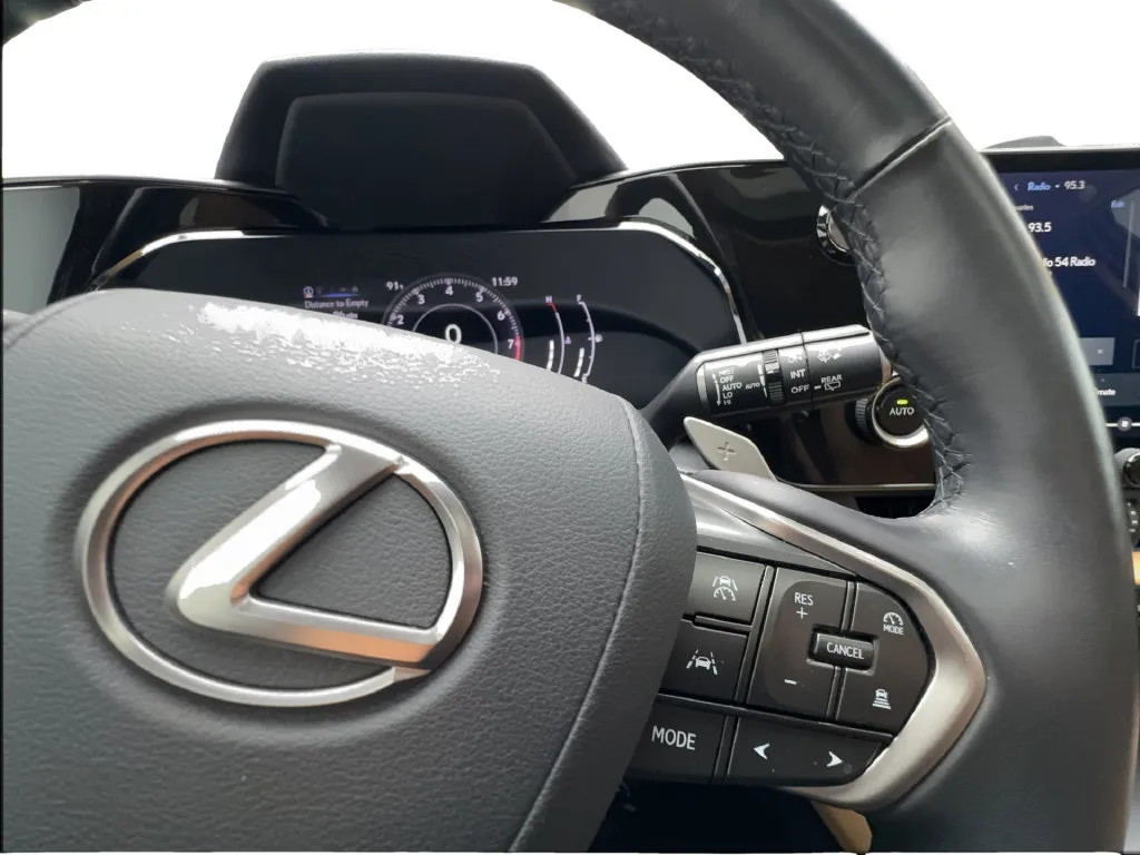 Lexus NX photo 46