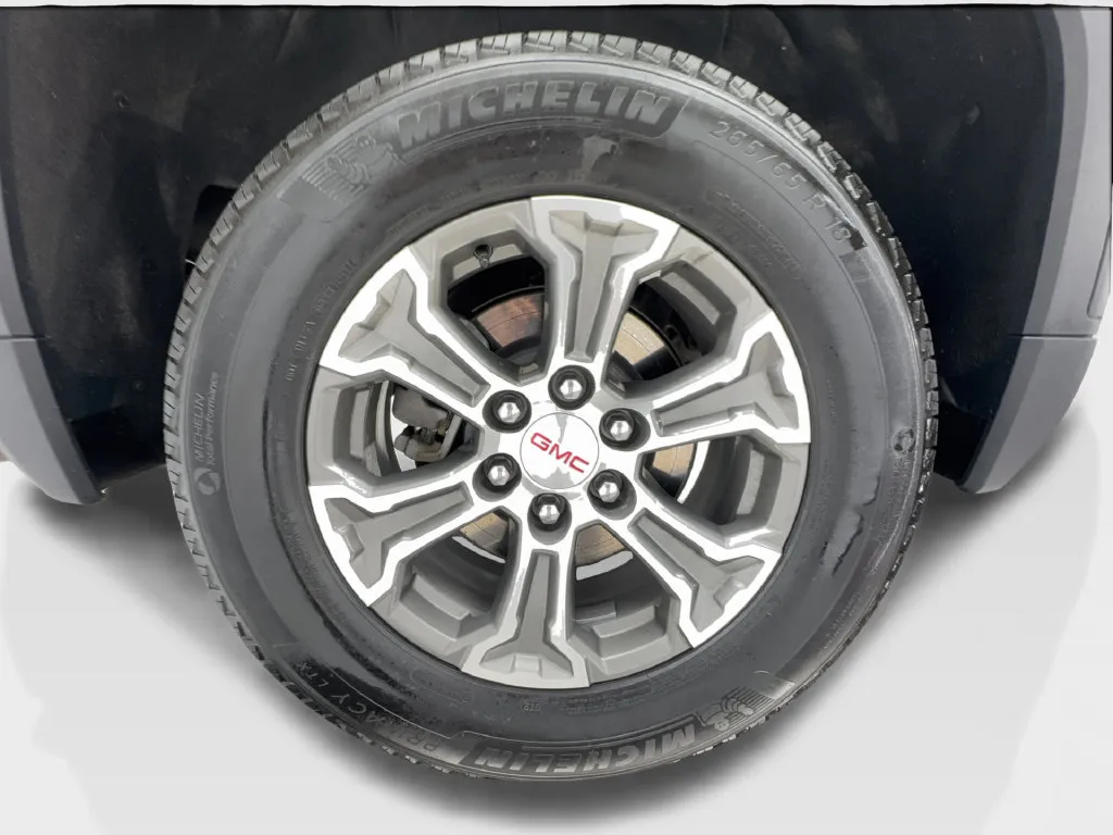GMC Sierra photo 18