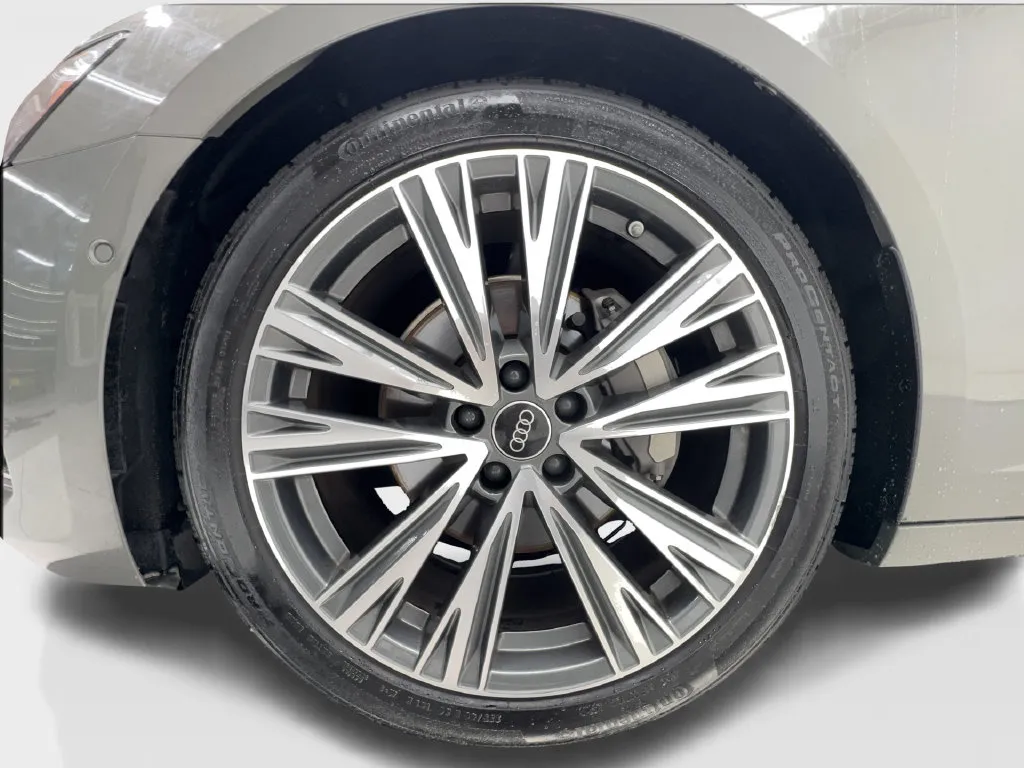 Audi A6 photo 12