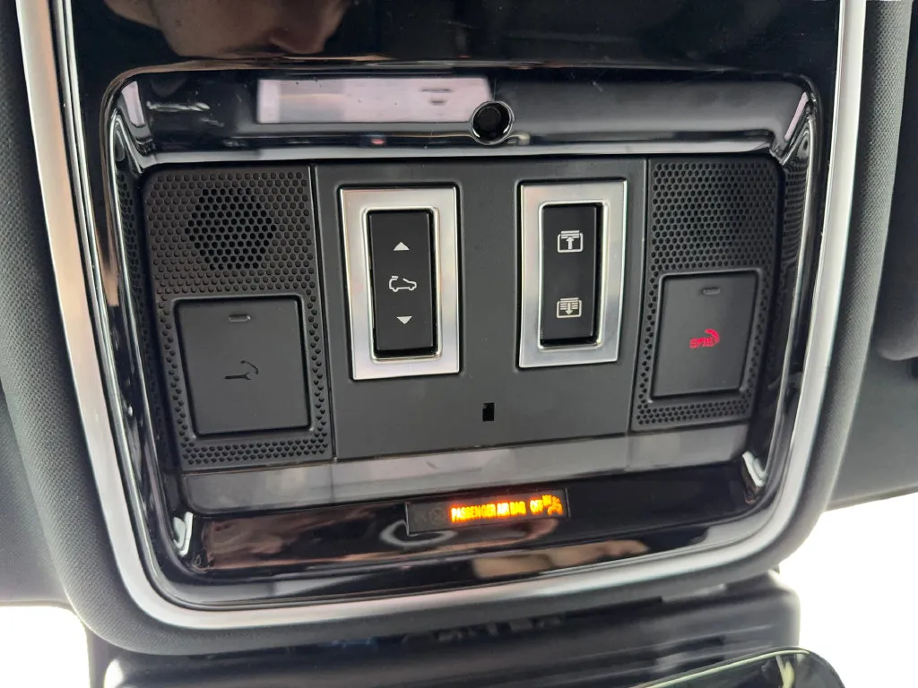 Land Rover Range Rover Velar photo 45