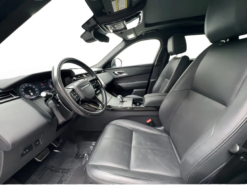 Land Rover Range Rover Velar photo 26