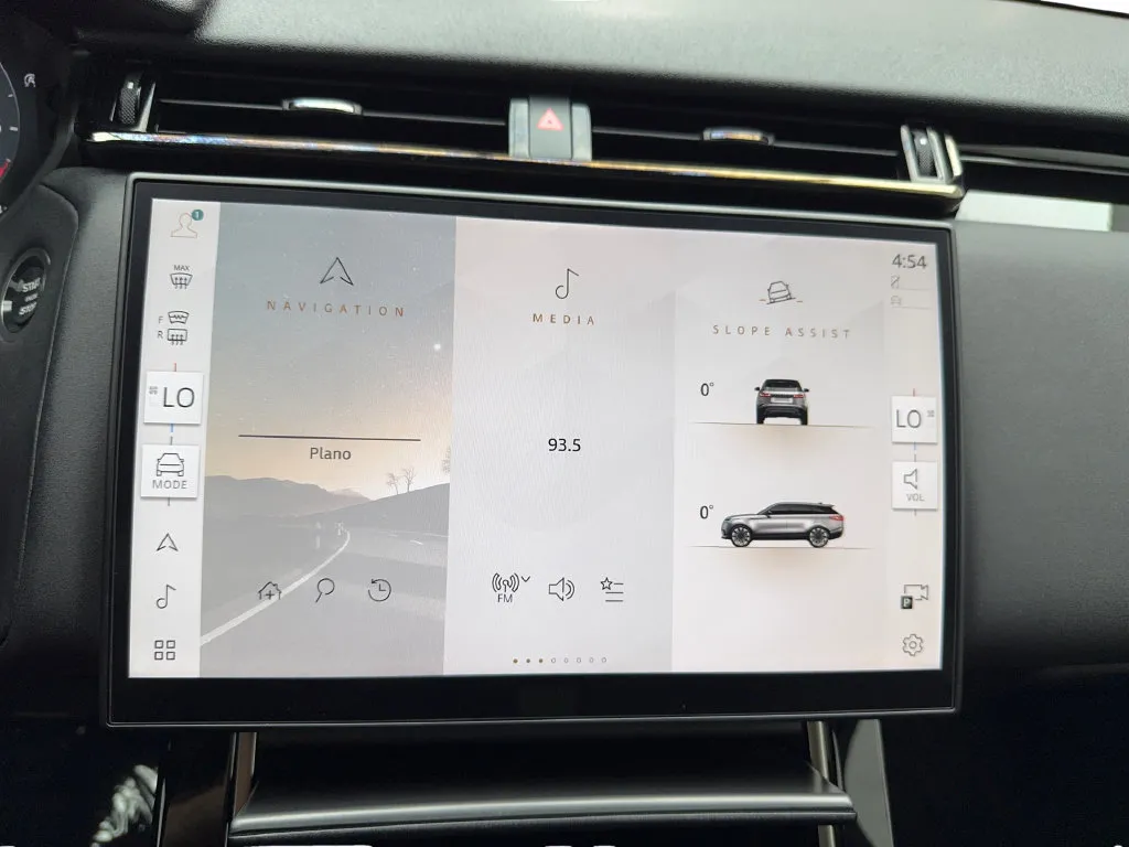 Land Rover Range Rover Velar photo 52