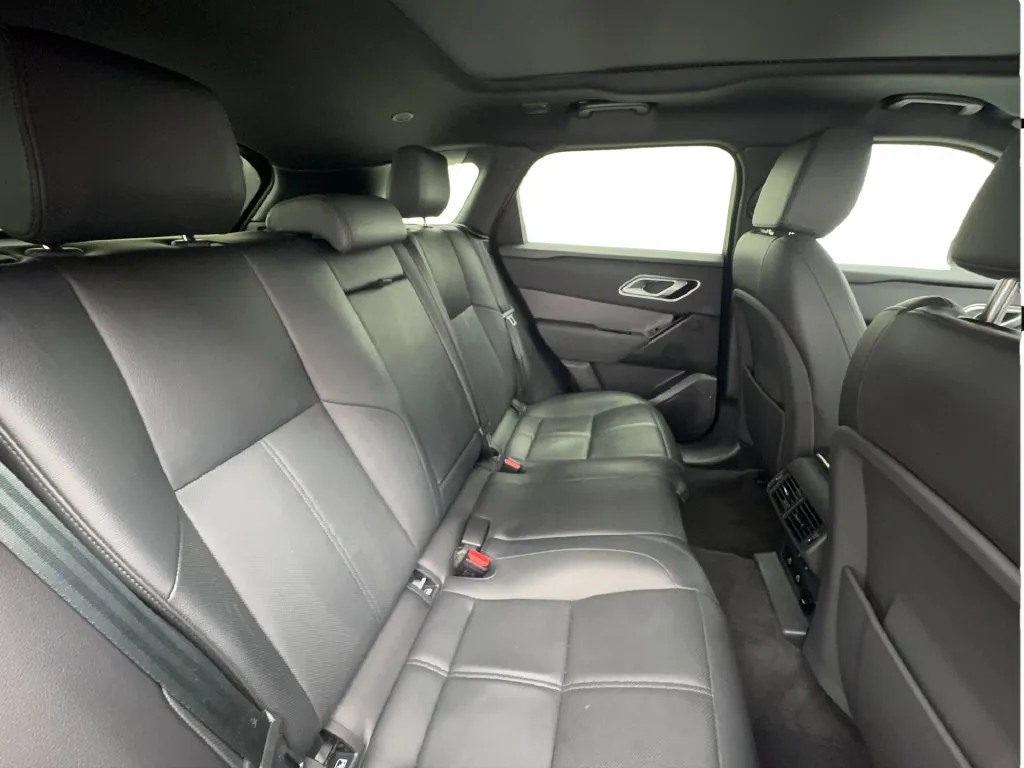Land Rover Range Rover Velar photo 34