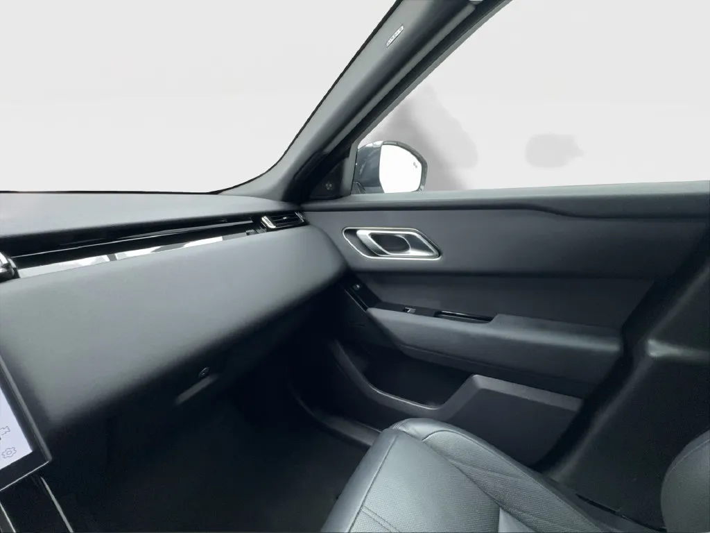 Land Rover Range Rover Velar photo 44