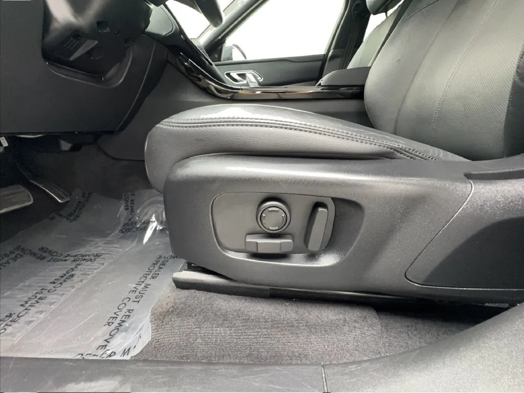 Land Rover Range Rover Velar photo 28