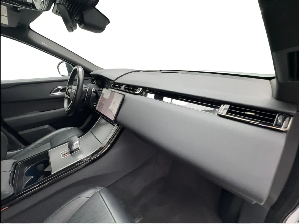 Land Rover Range Rover Velar photo 39
