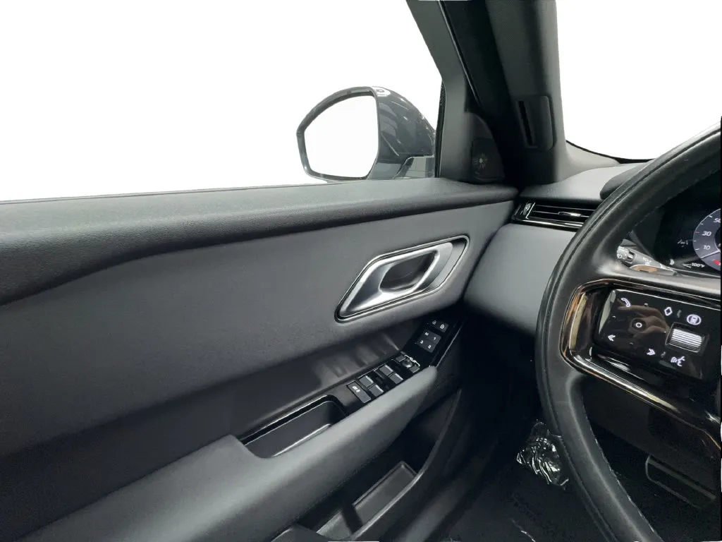 Land Rover Range Rover Velar photo 43