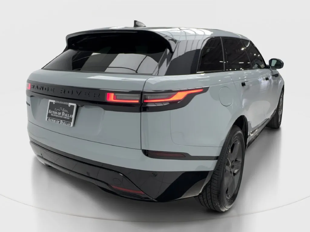 Land Rover Range Rover Velar photo 8