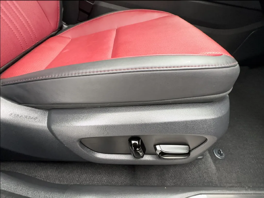 Lexus NX photo 35