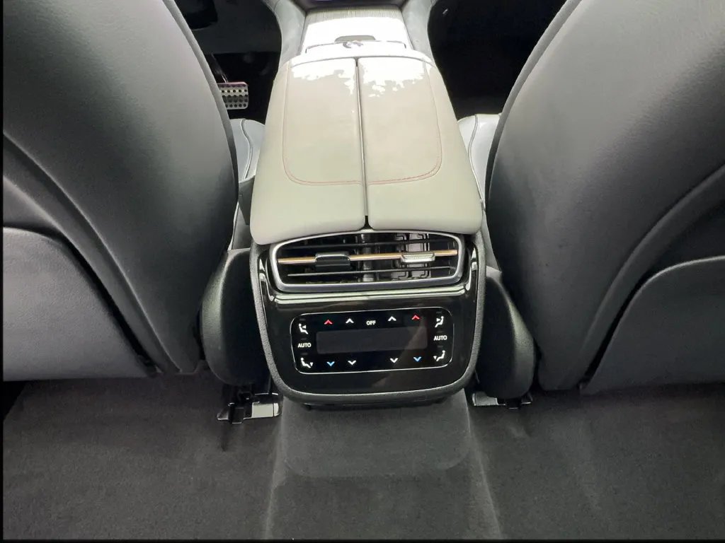 Mercedes-Benz EQS photo 40