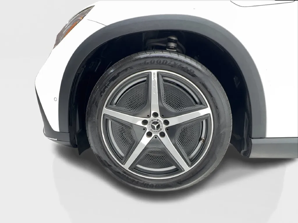 Mercedes-Benz EQE photo 12