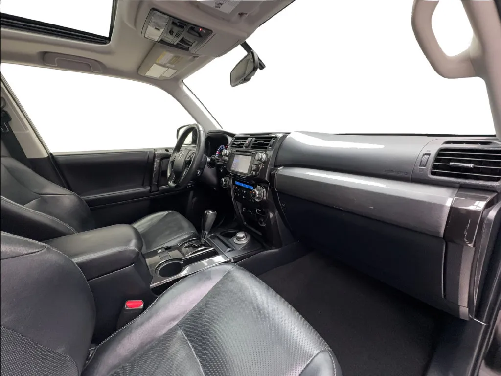 Toyota 4Runner photo 36